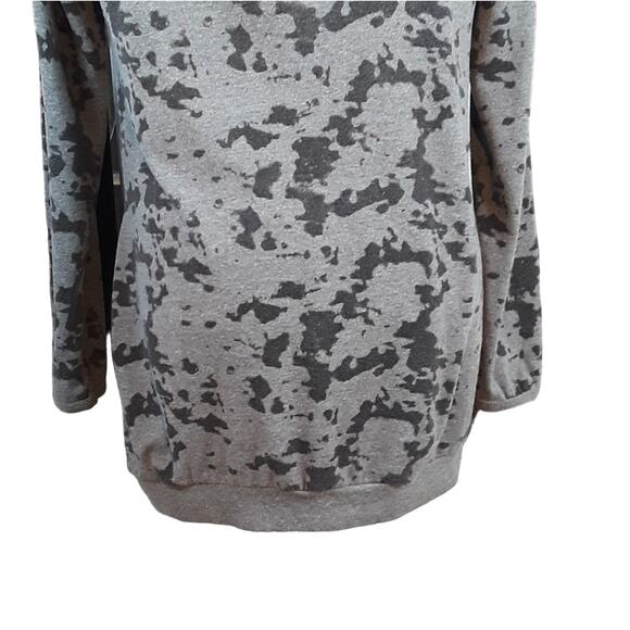 You Smile Embellished Microphone Crewneck Long Sleeve Sweatshirt Grey Music M - Picture 7 of 8